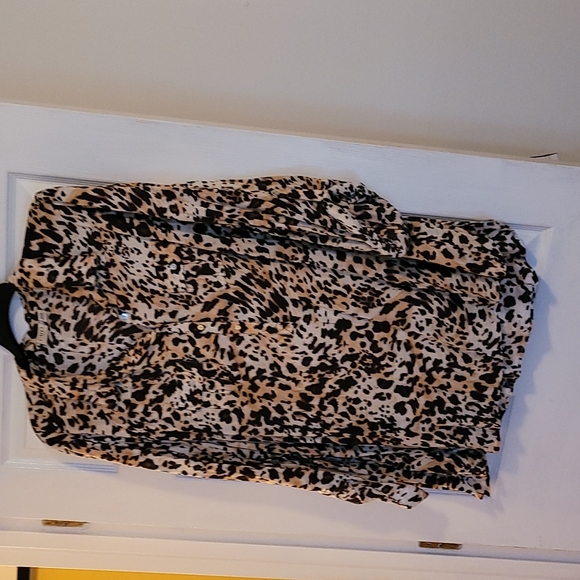 Gently used plus sizes blouse - Picture 2 of 2